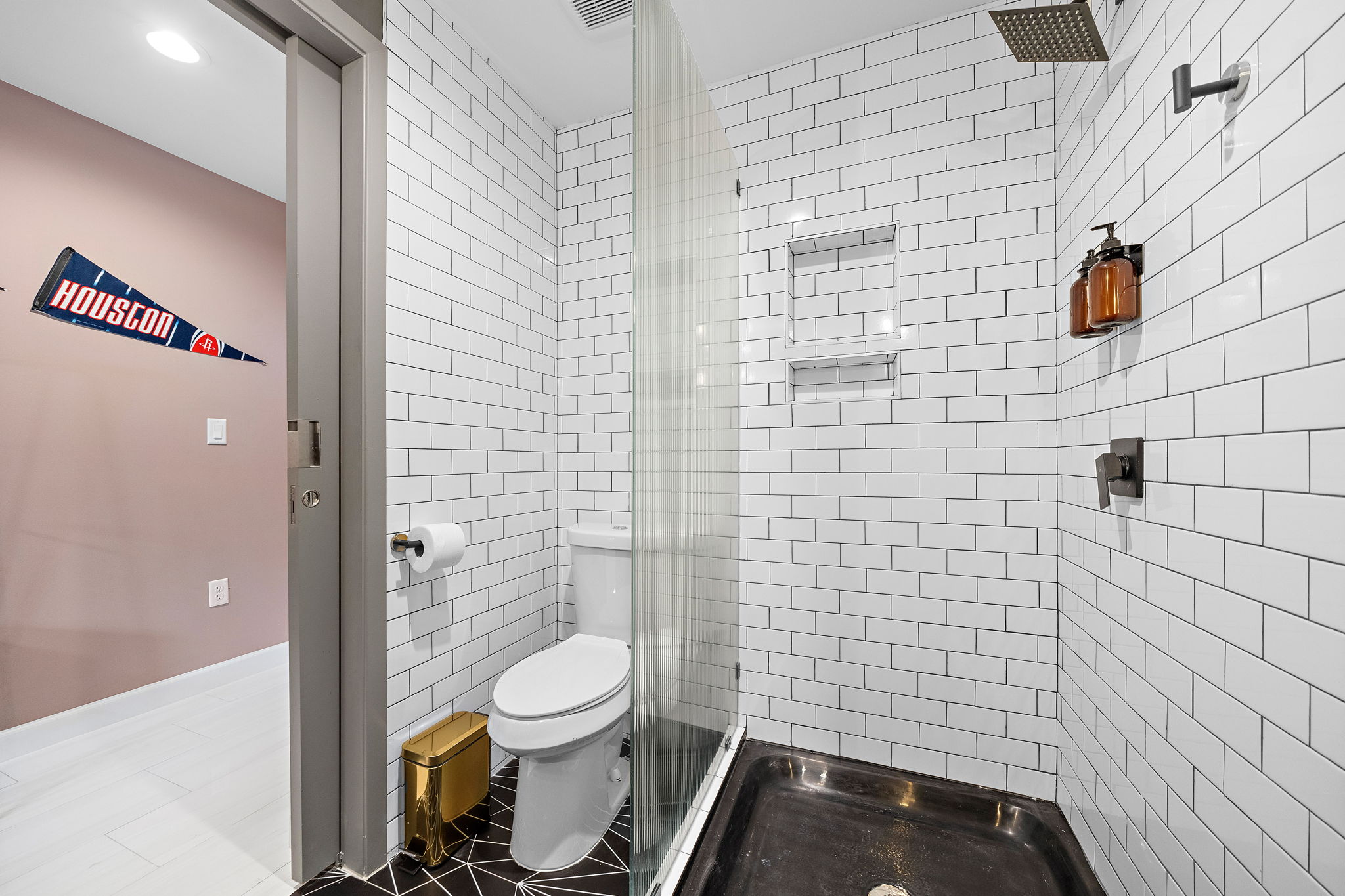 28-web-or-mls-Strata Visuals - 520 Sampson-28 (1)